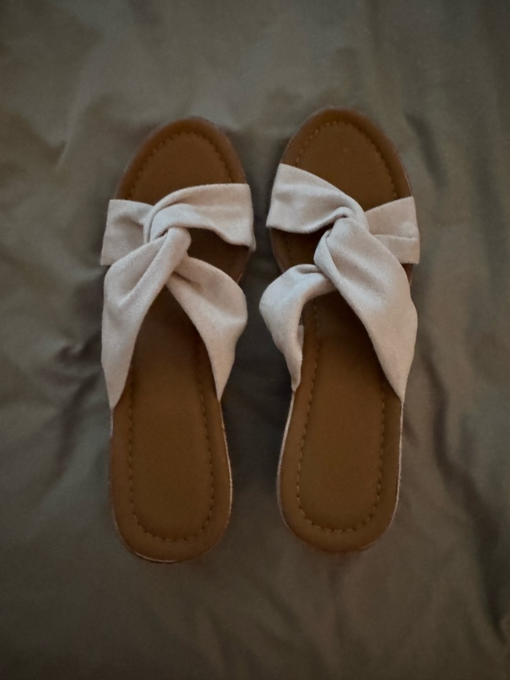 Source Unknown Light Beige Suede Knot Slide Sandals